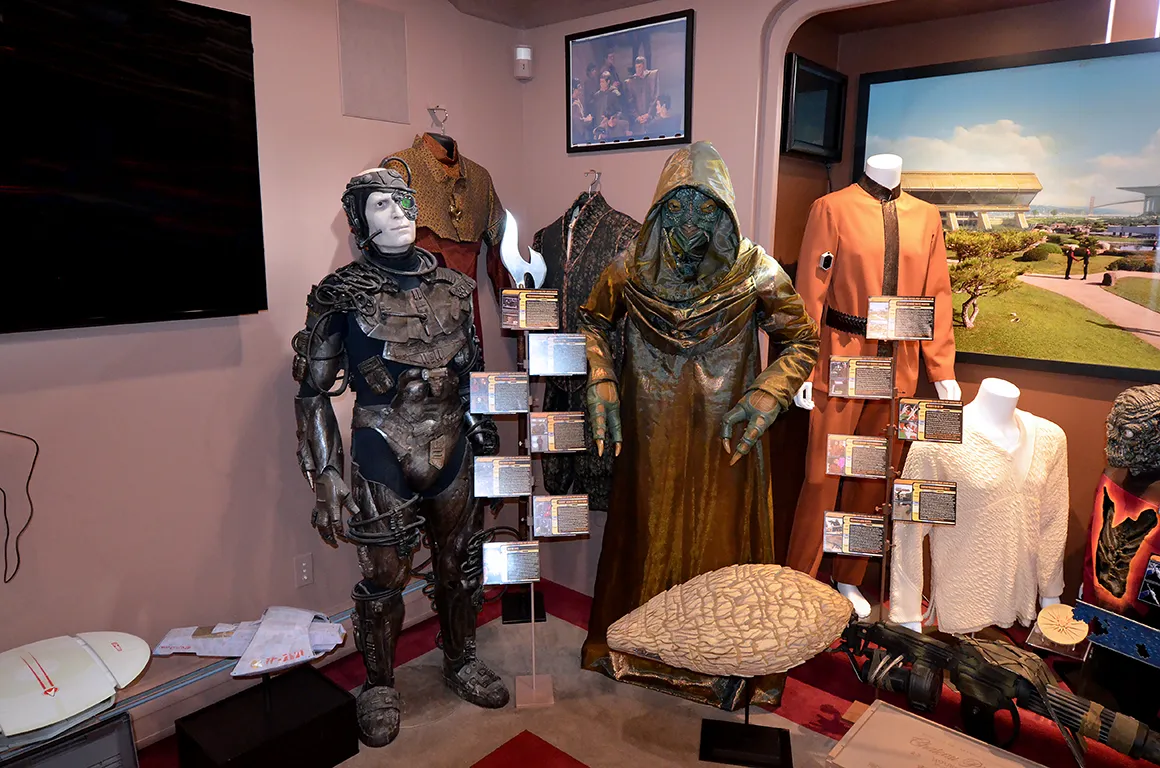 display-enterprise-D-bridge-j