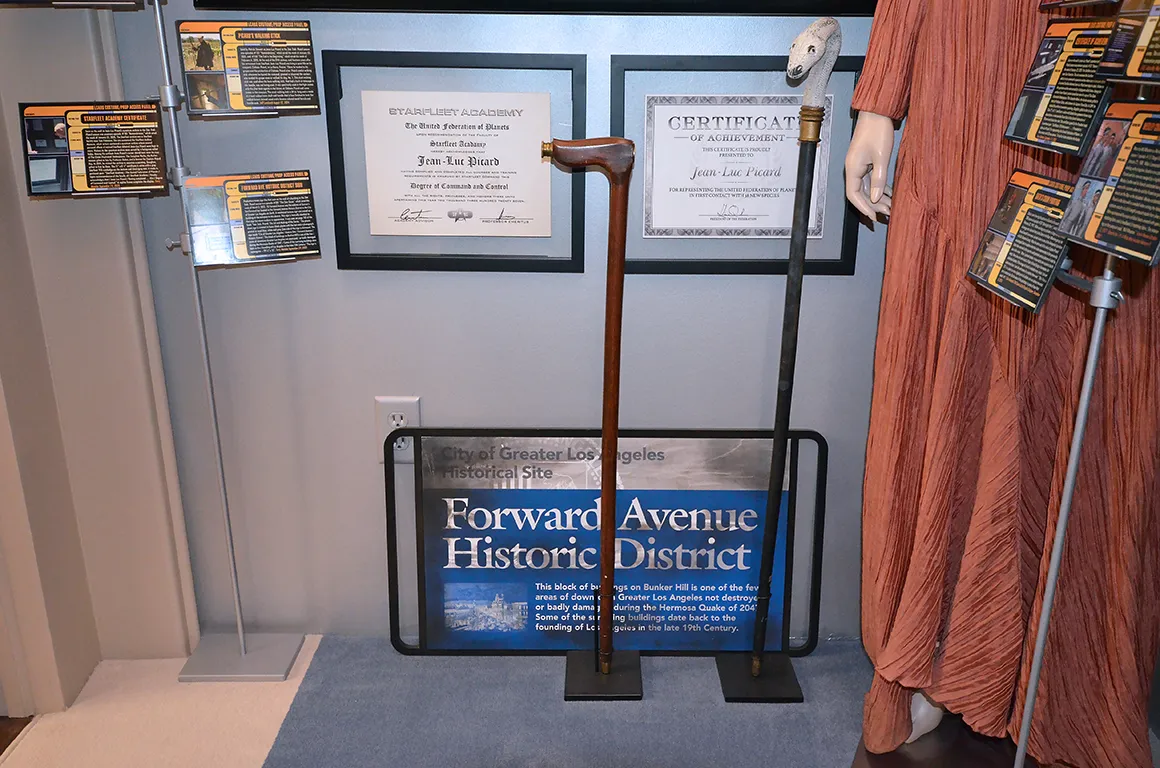 display-enterprise-d-corridor-a1