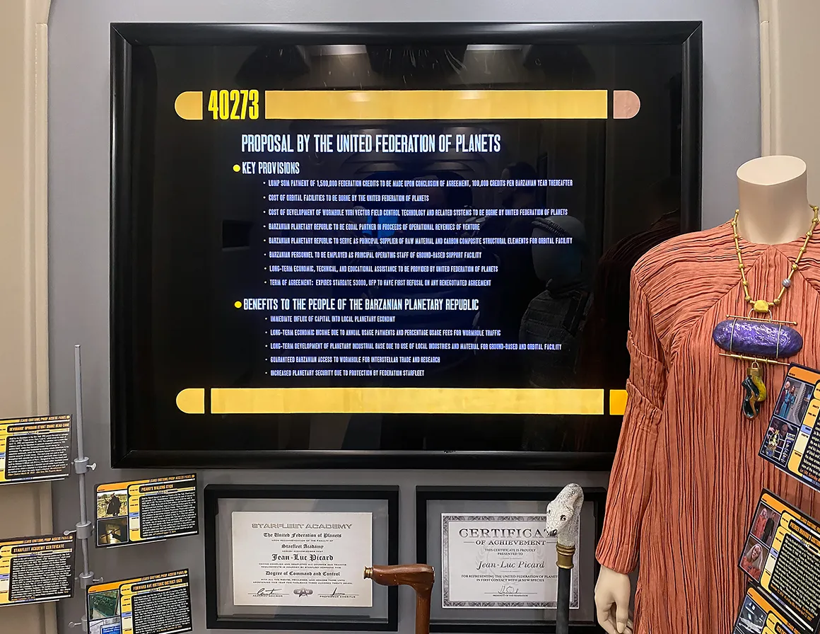 display-enterprise-d-corridor-a2