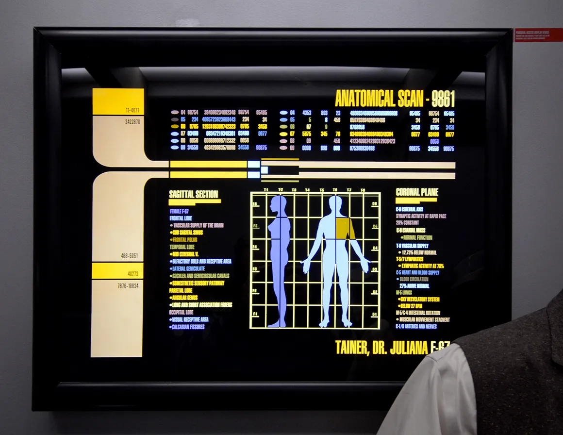 display-enterprise-d-corridor-e1