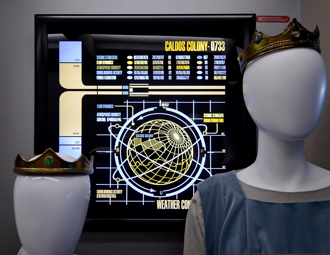 display-enterprise-d-corridor-f1