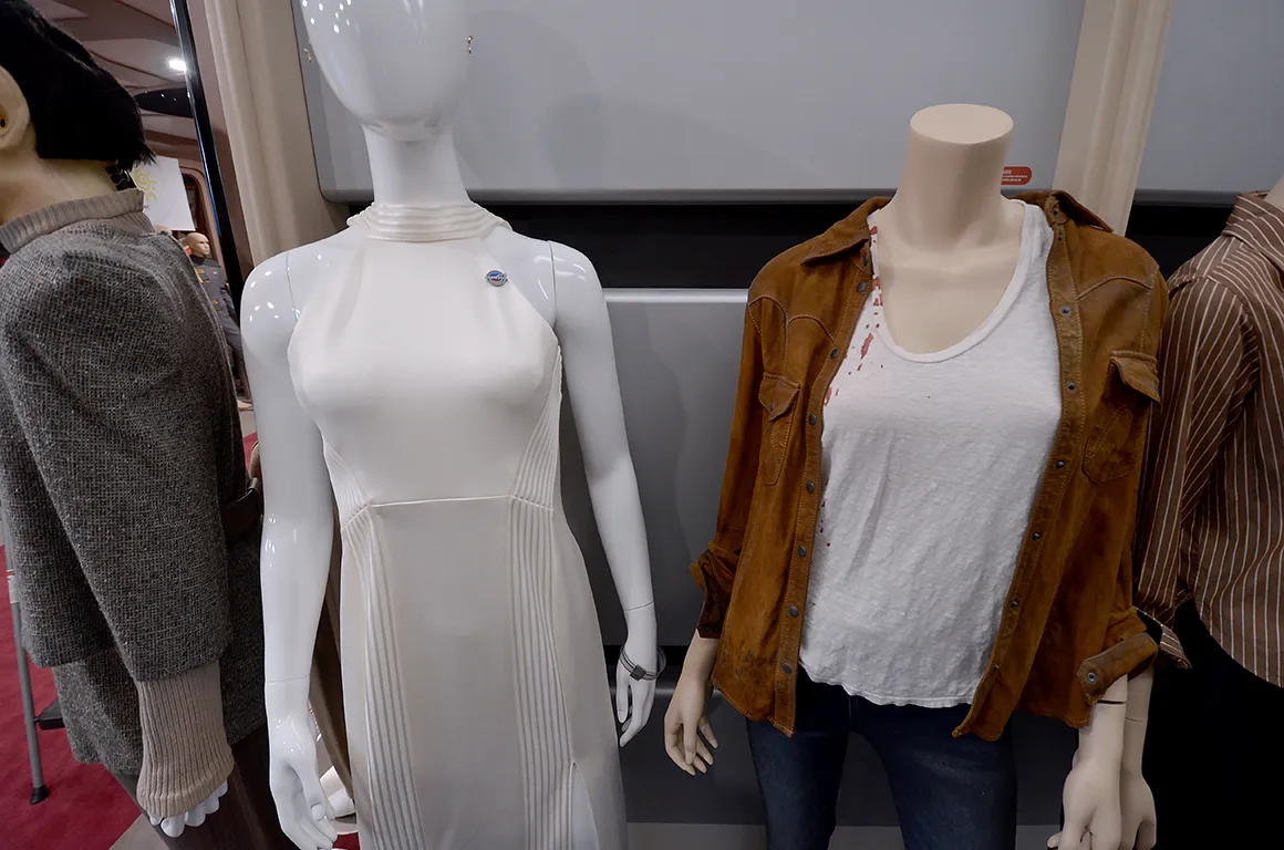 display-enterprise-d-corridor-g