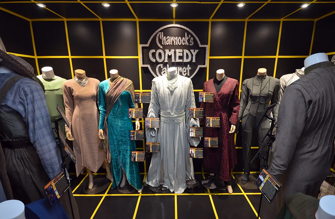 display-enterprise-d-holodeck-b