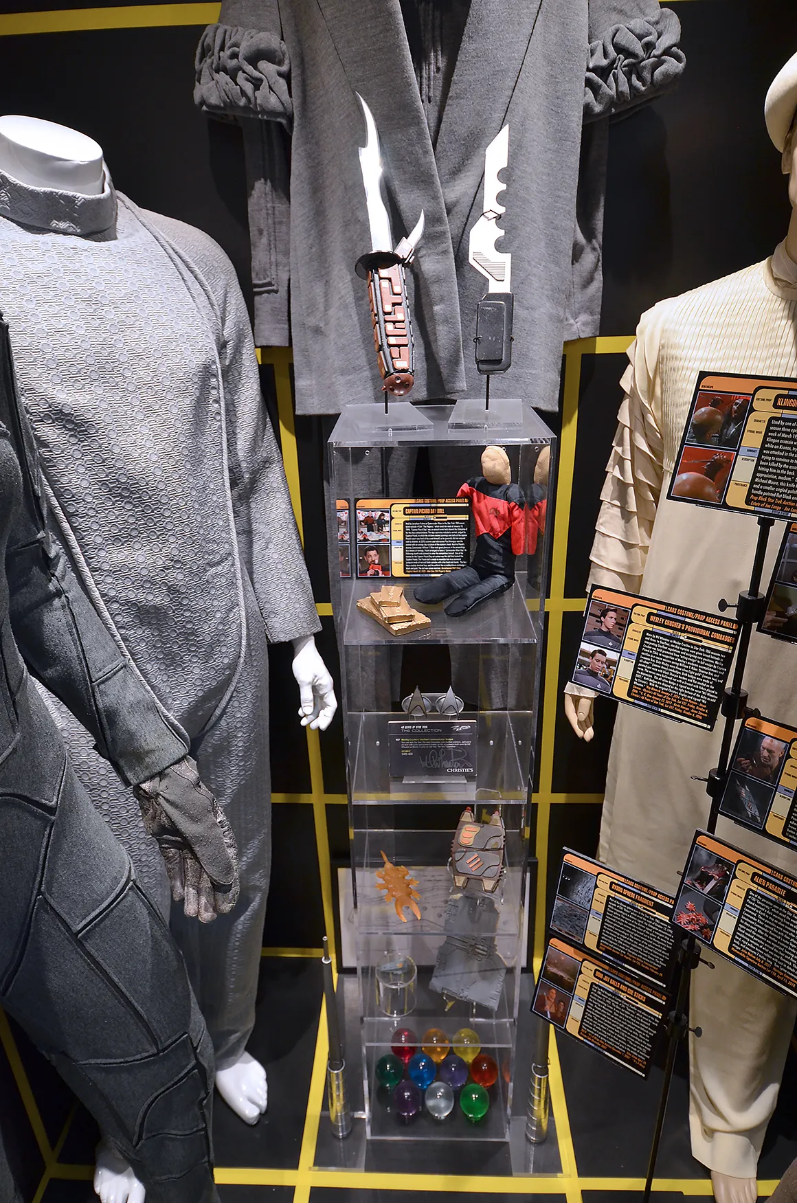 display-enterprise-d-holodeck-d