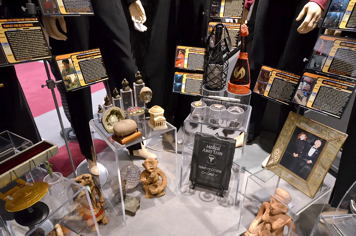 display-enterprise-d-ten-forward-h