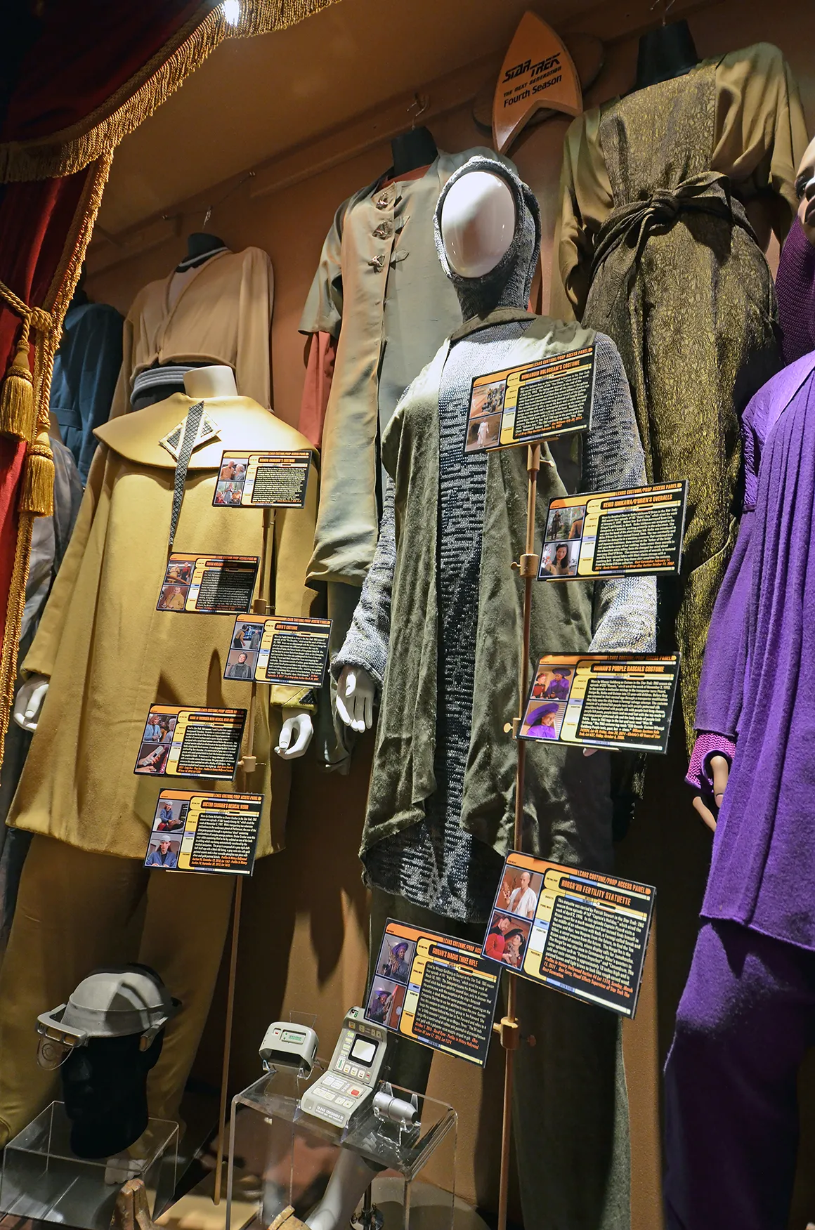 display-theater-bay-2b