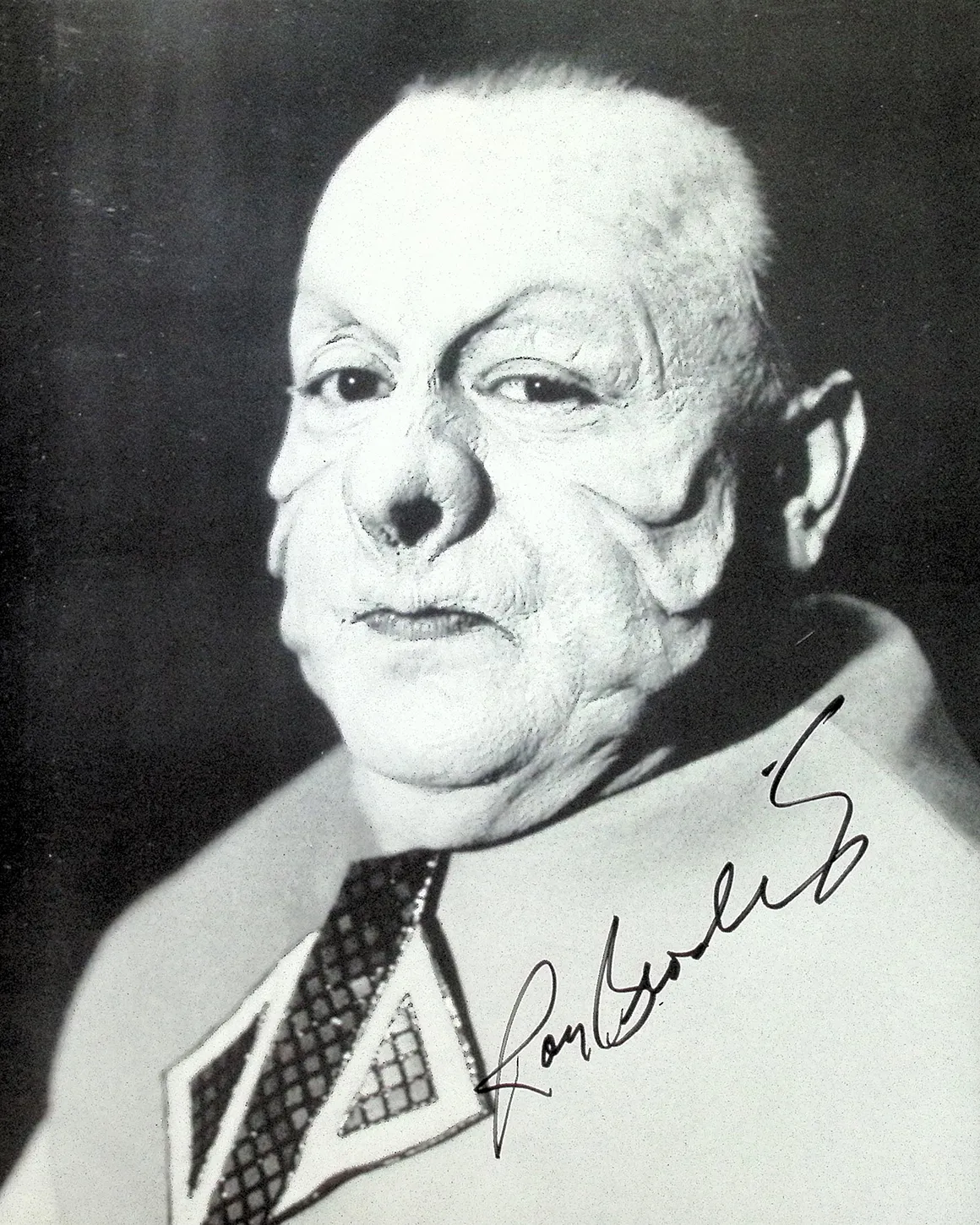 gallery-8-x-10-auto-kolrami-s-costume