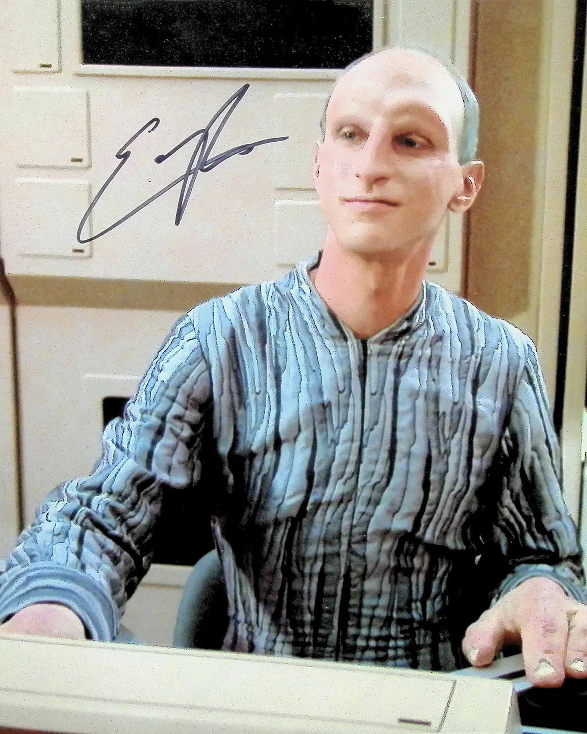 gallery-8-x-10-auto-traveler-costume1