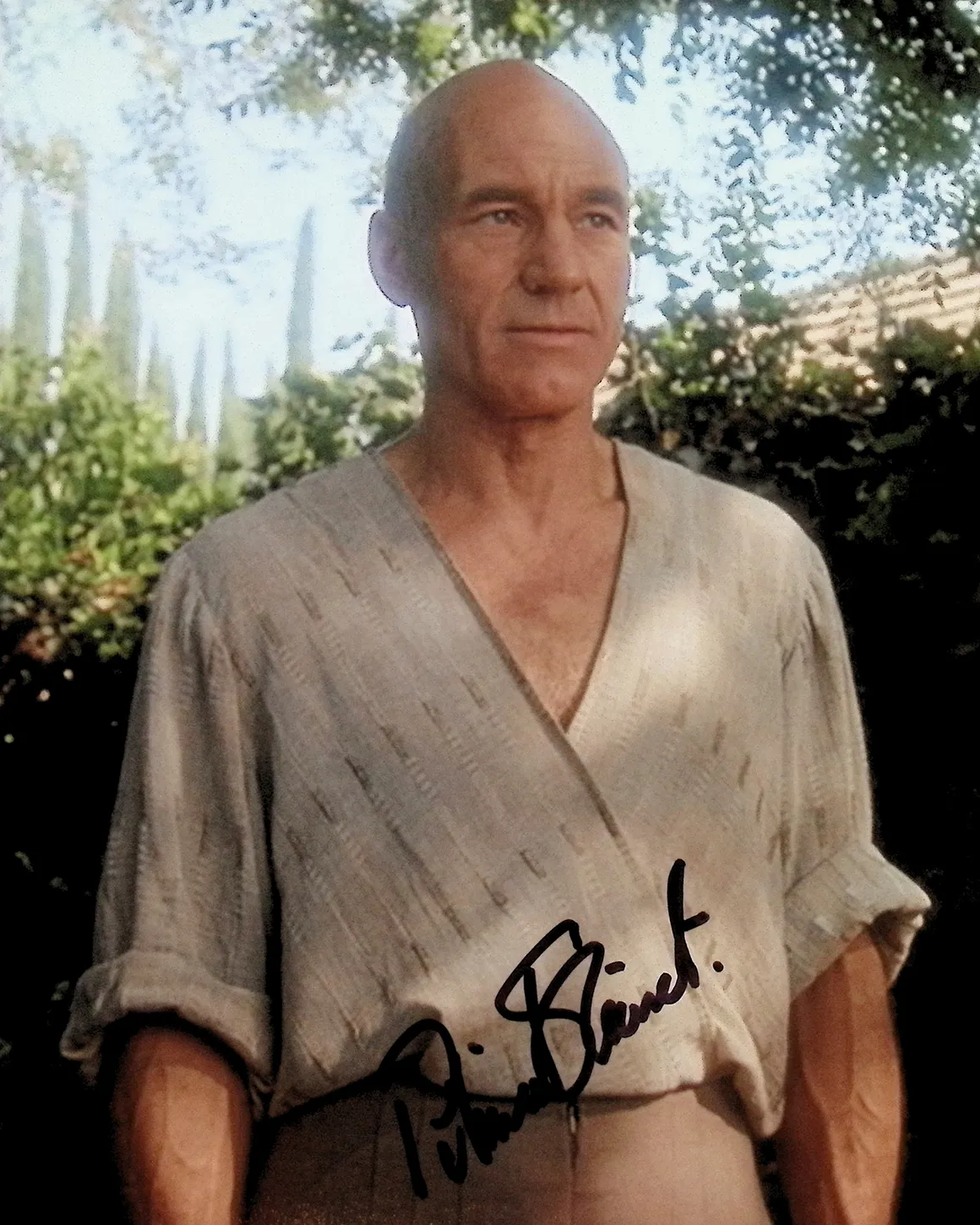 gallery-8x10-auto-picard-captains-holiday-costume