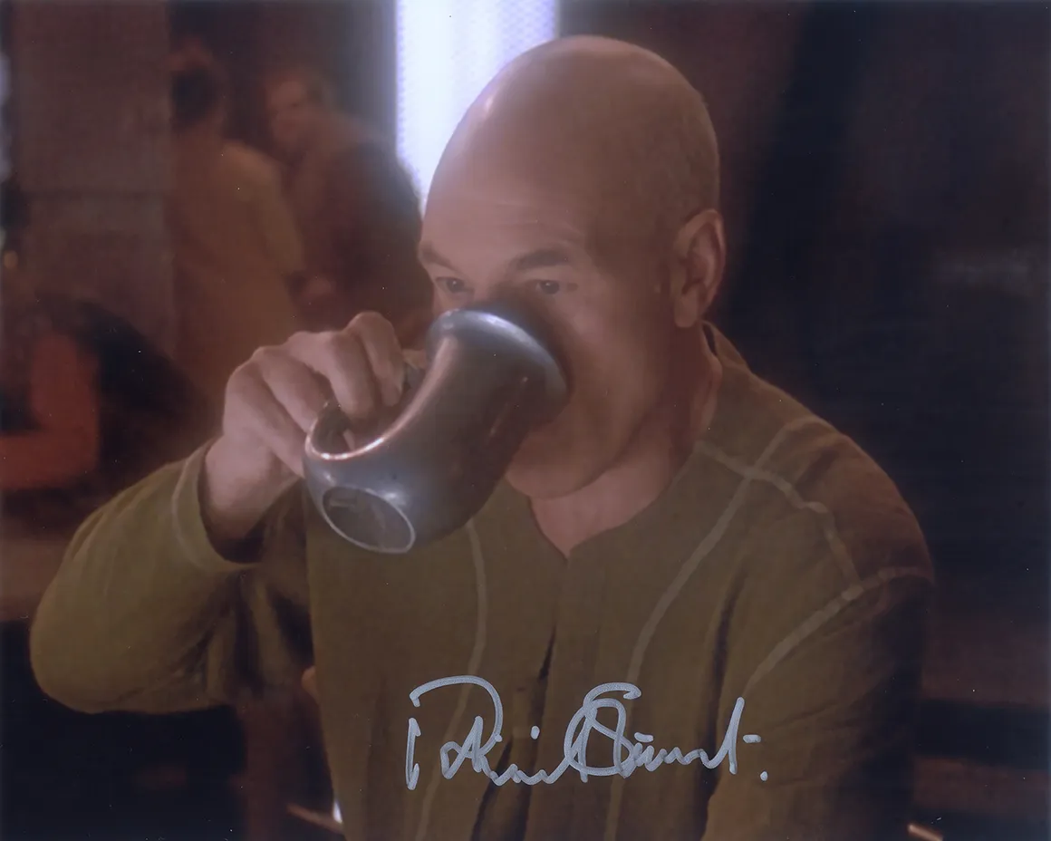 gallery-8x10-auto-picard-undercover-costume