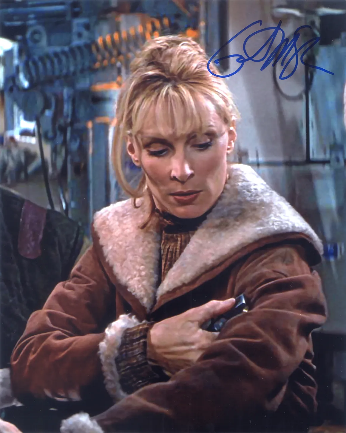 gallery-crusher-b-first-contact-costume