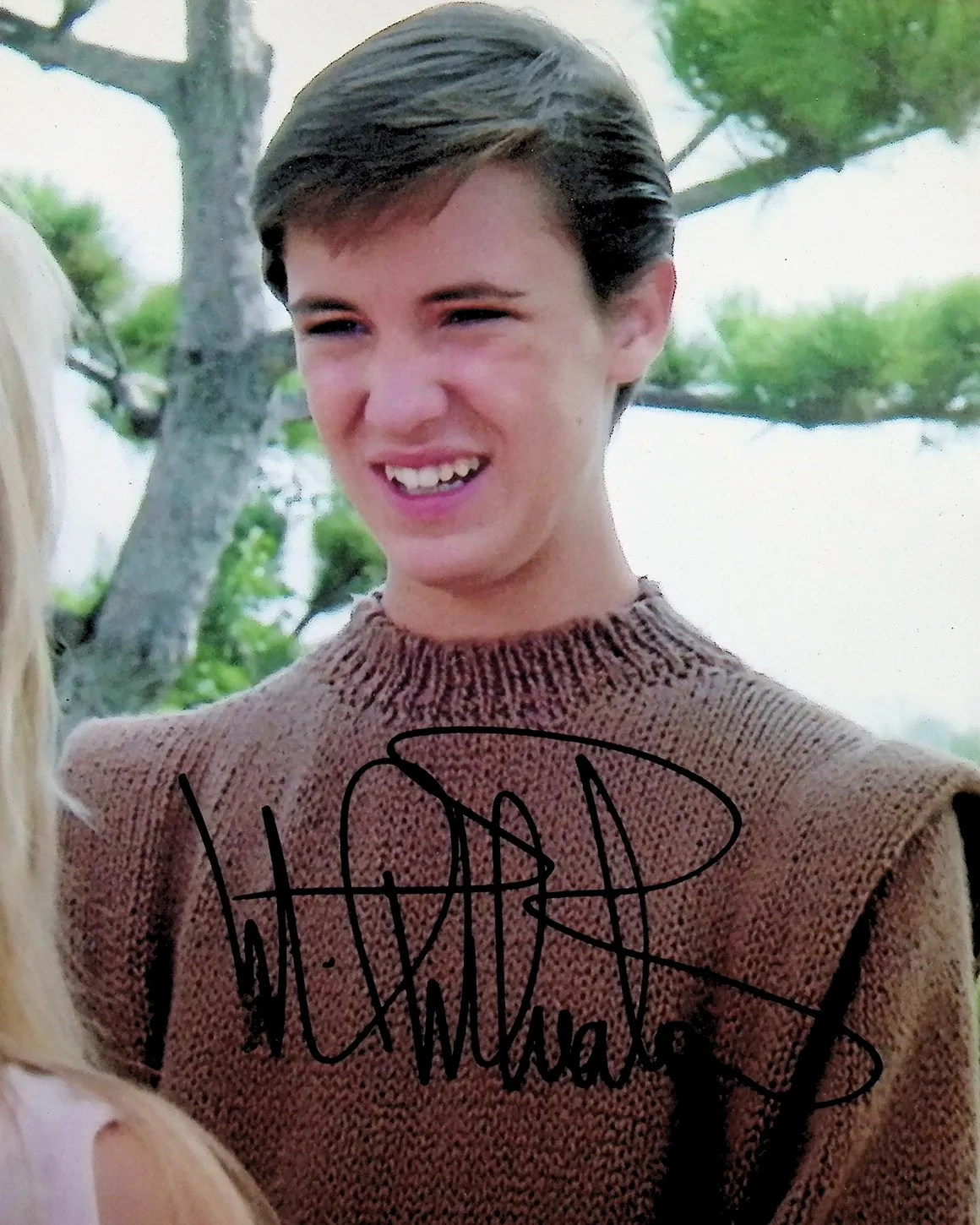 gallery-crusher-w-sweater1