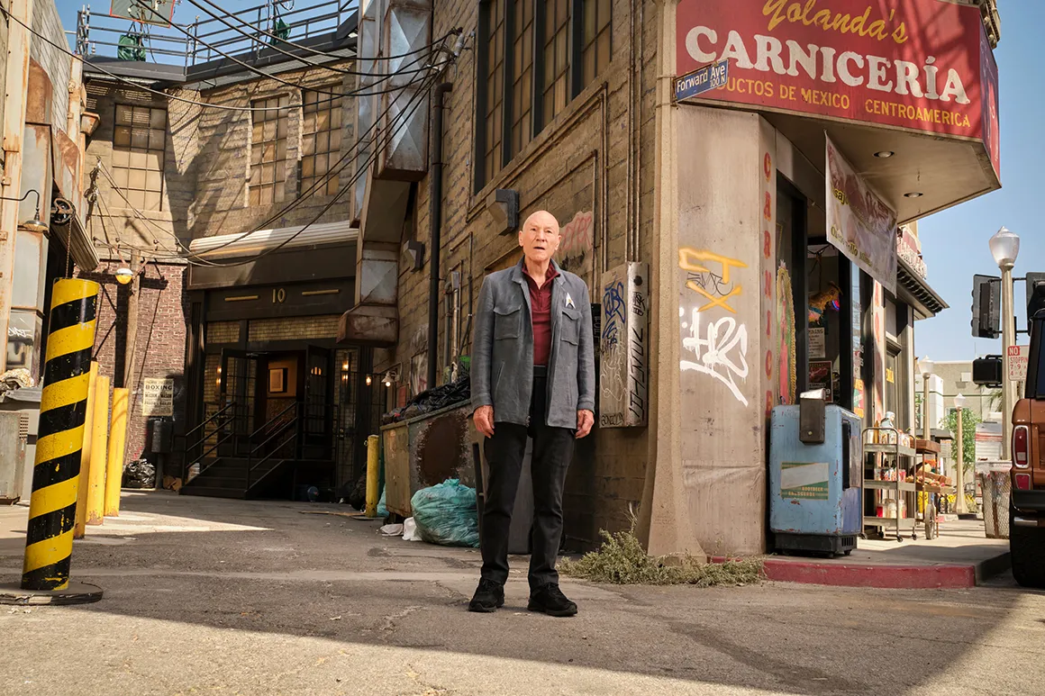 gallery-forward-ave-sign-set-photo