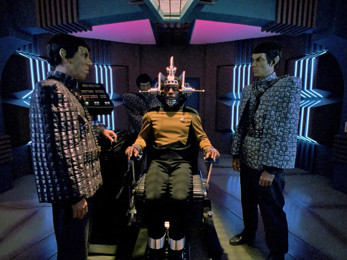 gallery-minds-eye-romulan-torture-set3