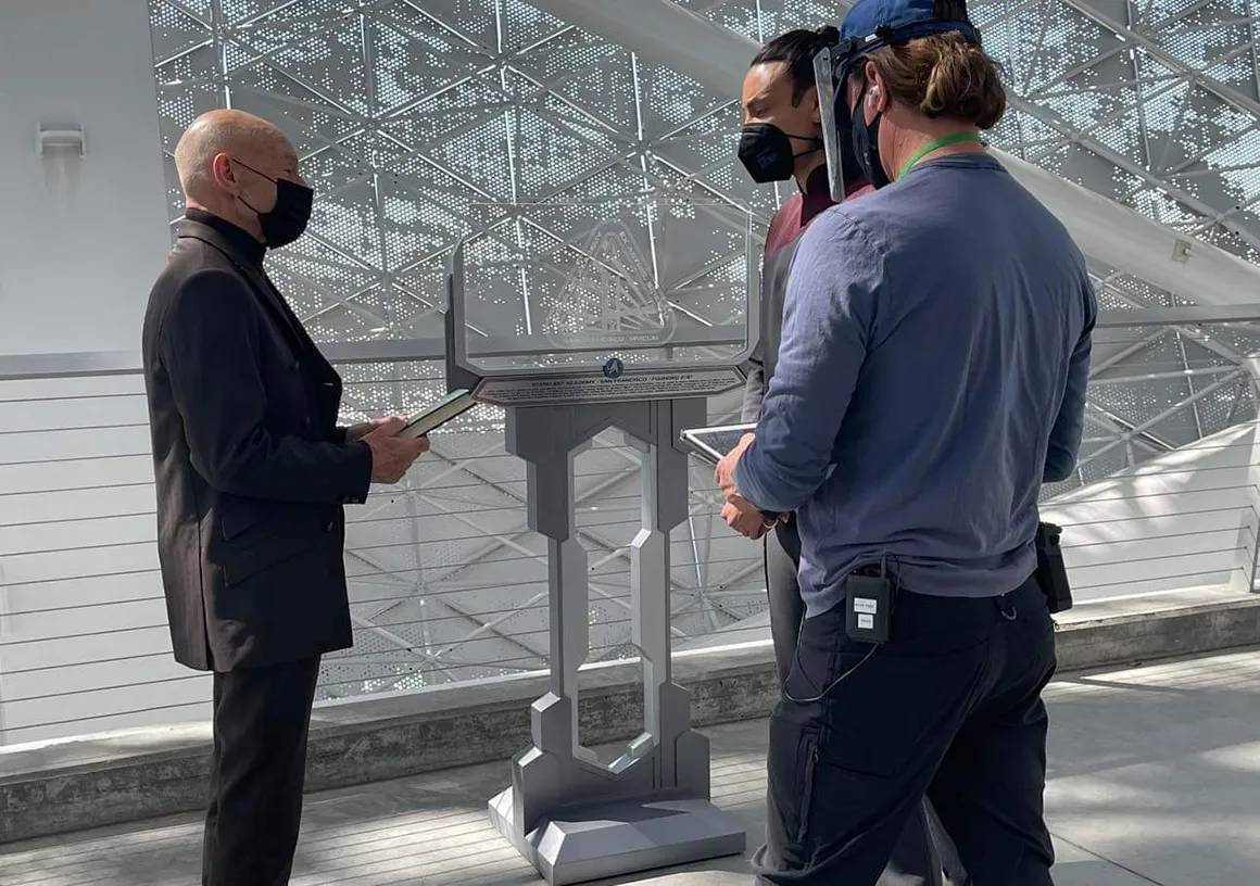 gallery-picard-spock-book-set-photo-1