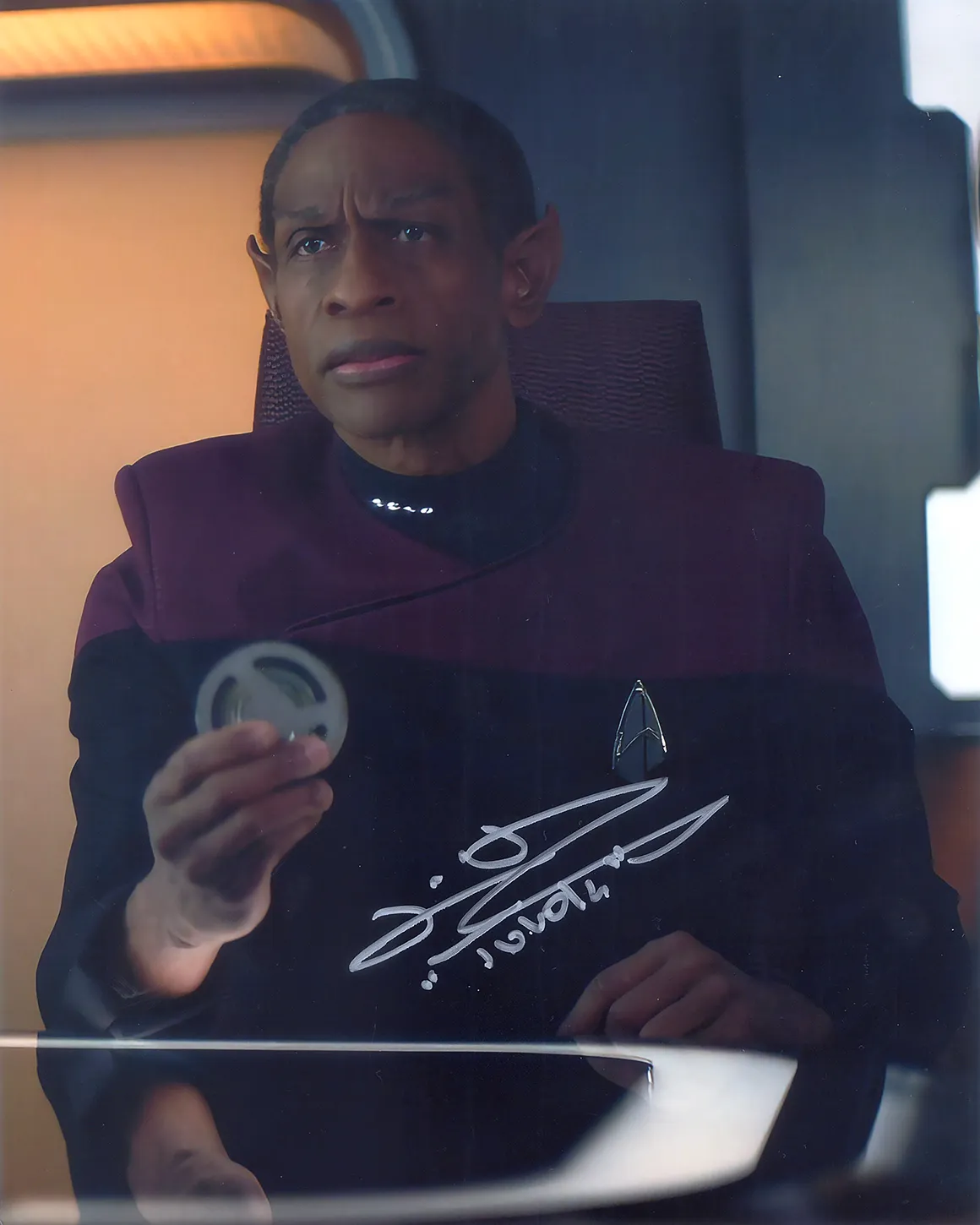 gallery-tuvok1-officer-review-disk