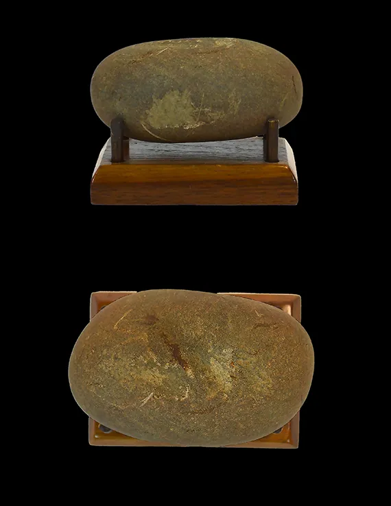 main-07-geode-on-stand